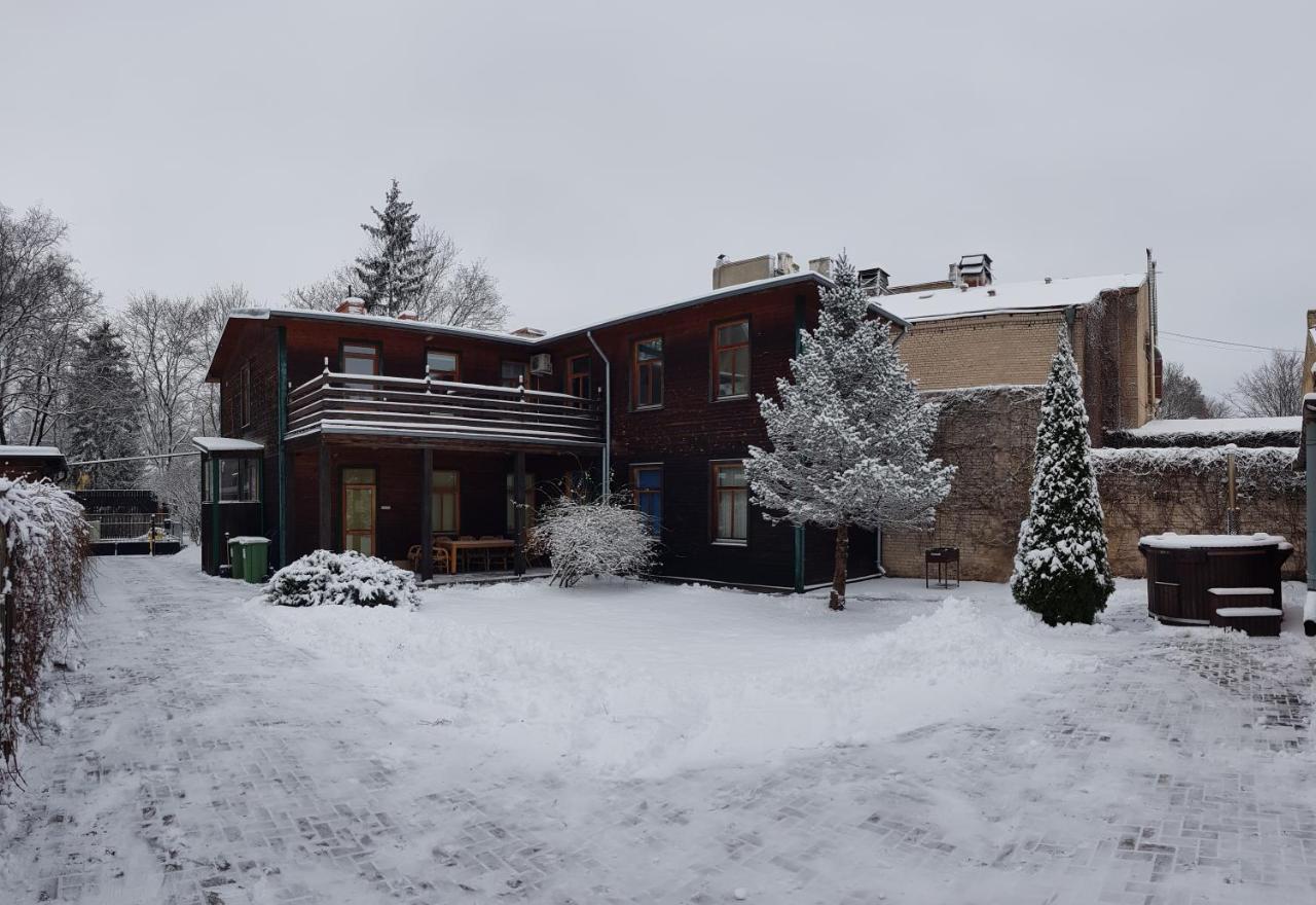 Wooden House Near City Center Riga Bagian luar foto