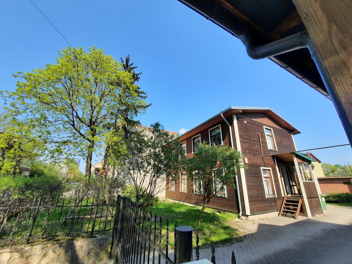 Wooden House Near City Center Riga Bagian luar foto