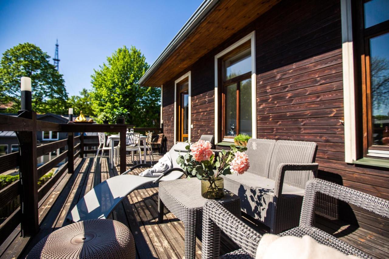 Wooden House Near City Center Riga Bagian luar foto